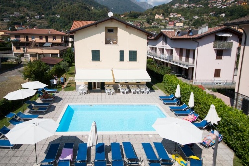 Lakeside Holiday Resort image 37
