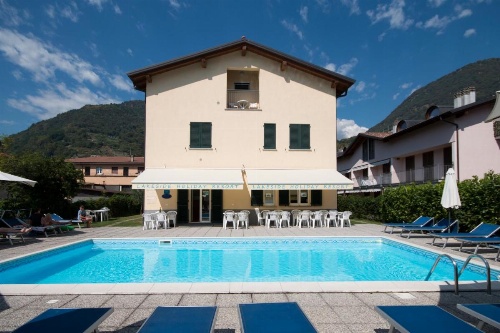 Lakeside Holiday Resort image 38