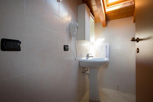 Lakeside Holiday Resort image 45