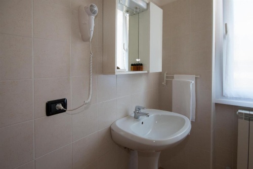 Lakeside Holiday Resort image 6